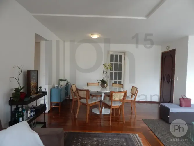 3 Dorms. (1 Suíte), 1 Vaga, 8