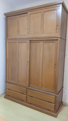 Guarda Roupas e cama de solteiro madeira macíça