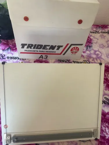Prancheta portátil Trident e materiais de arquitetura