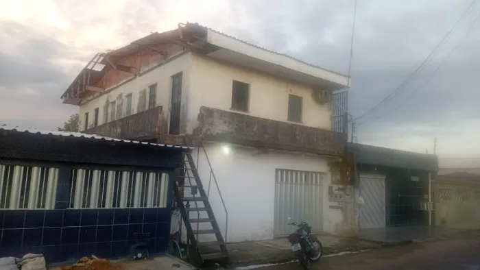 Casa localizada atrás do mercadinho São Jorge cidade de Deus próximo ao Nova era
