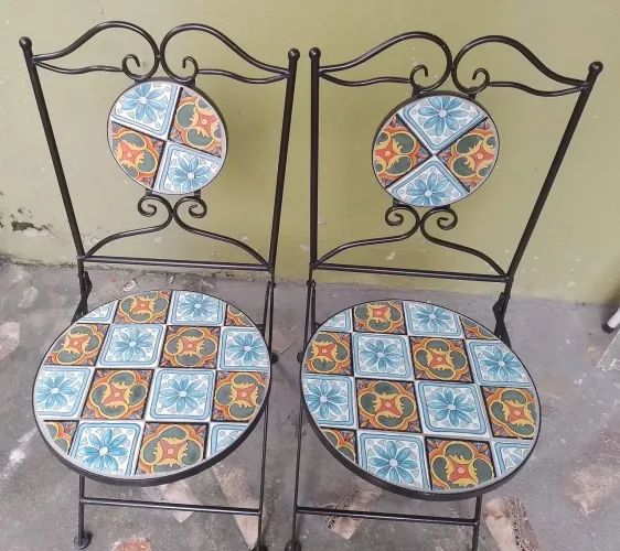 Cadeira com mosaico