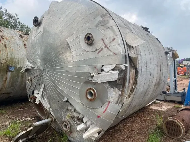 Tanque Reator em Aço Inox 25.000 Litros Meia Cana
