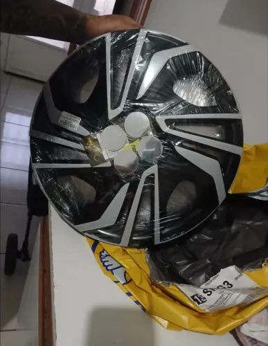 Jogo 4 Calota 15 Preto Prata Onix Hatch Plus 2020 2022 2024 Prata