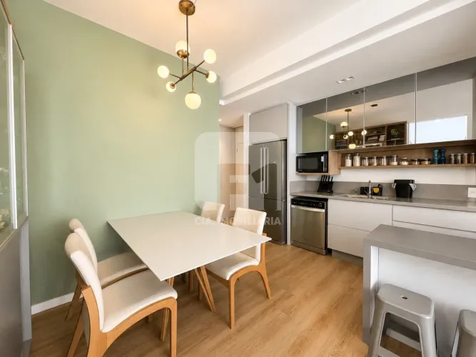 Apartamento de 2 dormitórios à venda no Centro