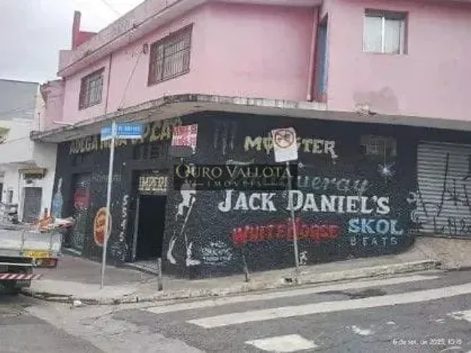 Sobrado + 3 Salões