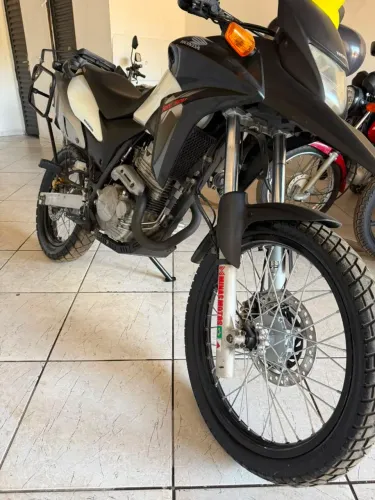 Vendo linda XRE 2015!