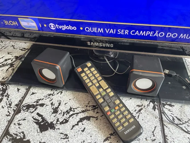 TELEVISÃO DE LED, SAMSUNG, 42 polegadas.