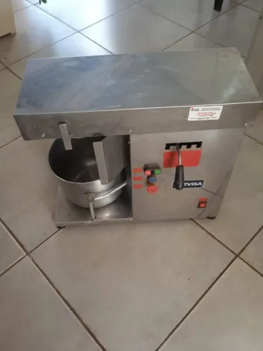 Batedeira Industrial 12 litros Metvisa inox com norma NR12