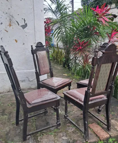 Vendo cadeiras antigas