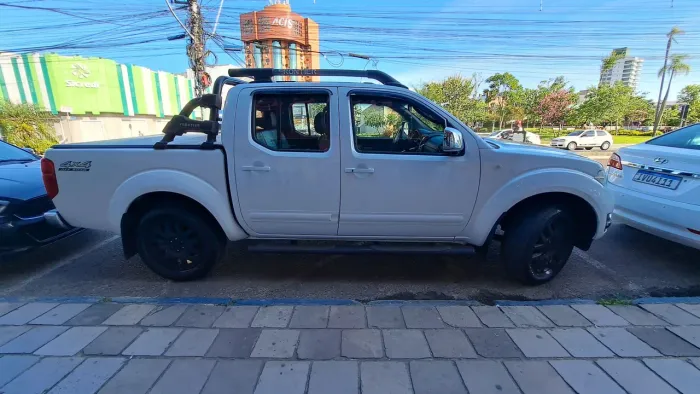Nissan Frontier SL CD 4X4 2.5tb Diesel AUT 2015
