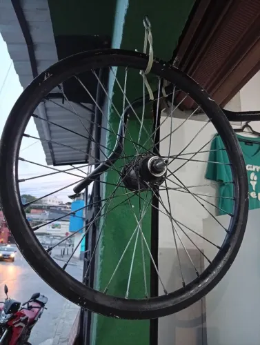 Roda dianteira Aero Black aro 20 cubo de alumínio erolamento