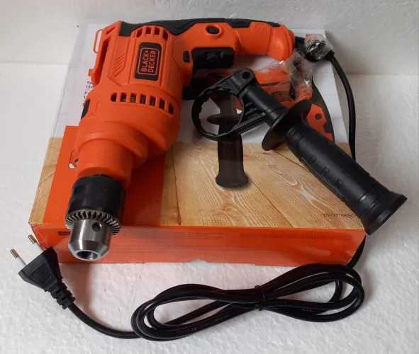 Furadeira Black e Decker 650w