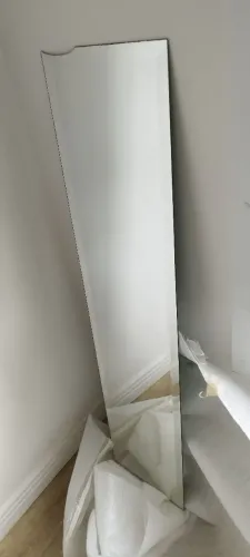 Espelho com Bisote 30x1.30 quebrado no canto.
