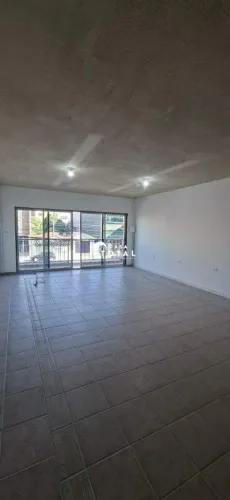 Sala Comercial com para aluguel no bairro Jardim Pilar em Mauá |