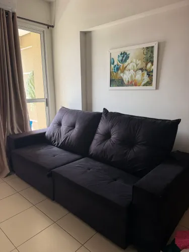 Sofá 2m, novinho, pouco tempo de uso, em perfeitos estados 