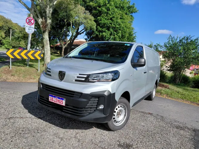 Peugeot Expert Cargo 2.2 Turbo Diesel 2025