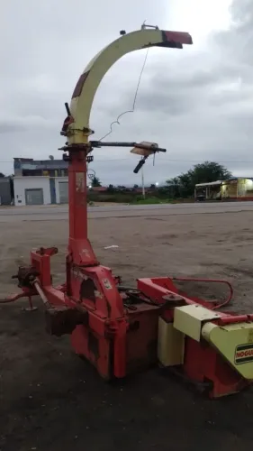 Vendo ou troco por algo do meu interesse ensiladeira percus 9004  
