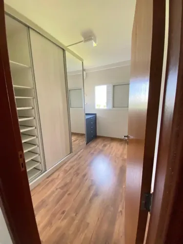 Apartamento para aluguel possui 81 metros quadrados com 2 quartos