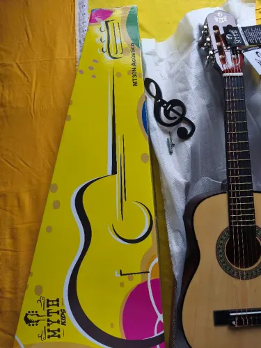 Violão médio