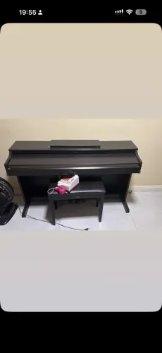 Piano eletrônico Yamaha arius 162