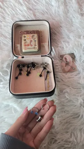 lotinho de piercing, tem 2 que estão novos no saquinho