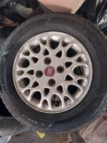 Roda aro 13 com pneu