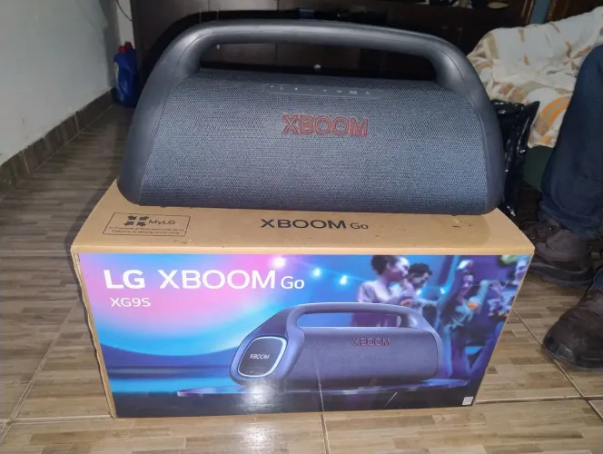 Caixa de Som XBOOM XG87 Bluetooth portátil Preto LG