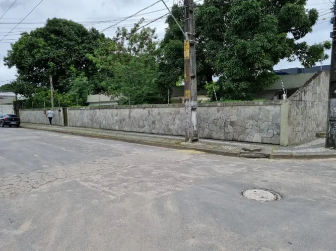 Vendo Casa com piscina , com 478m², no bairro do Prado - Recife - PE