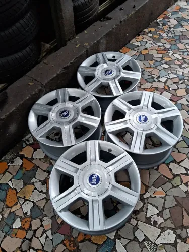 Jogo de rodas de liga leve aro 15/4 furos originais Fiat Stilo Punto e outros