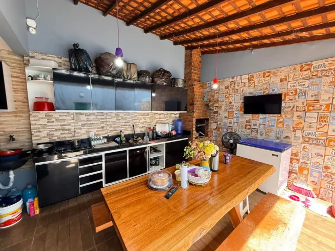 Casa térrea sensacional à venda no Cond. Jardim espanha, 140m2, 3/4, reformada