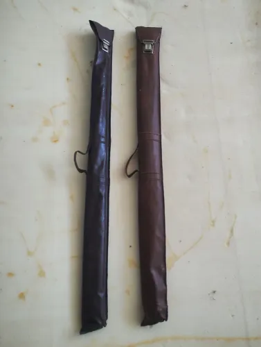 Dois tacos de sinuca bilhar , profissional