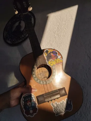 ? Cavaquinho Elétrico Terra Brasil - Seminovo em Excelente Estado ?<br><br><br>