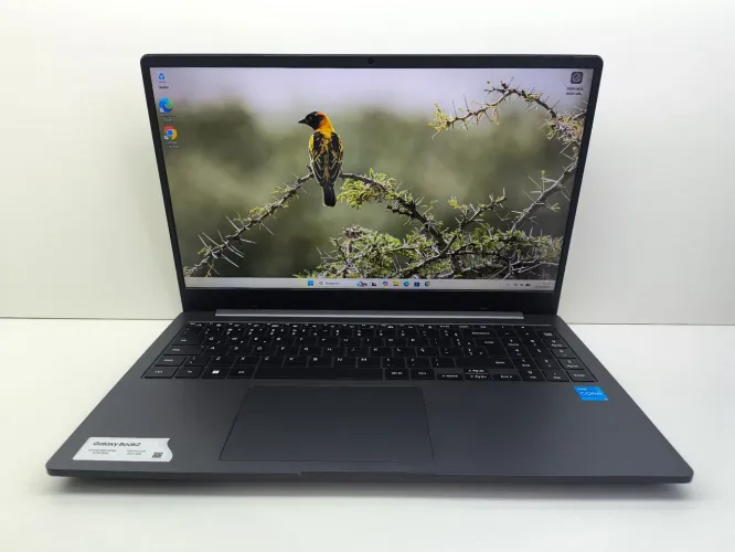 Notebook Samsung Core i5 1235U 16GB 512GB SSD NVMe Iris Xe Graphics Tela 15.6 IPS