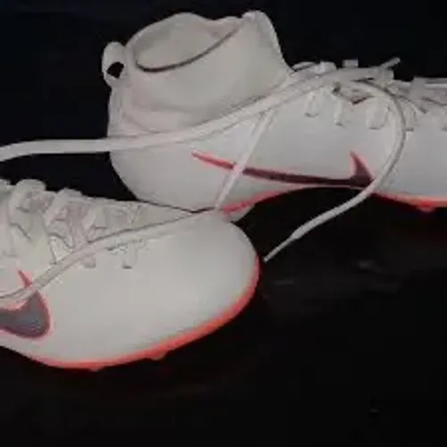 Chuteira de botinha mercurial Nike