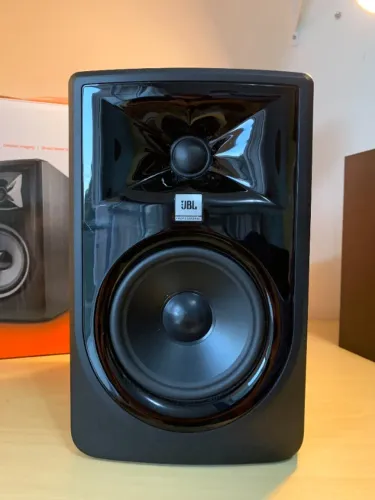 Monitor de referência JBL 305P MKII 5 POL Bivolt - PAR