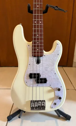 Baixo Studebaker Precision bass