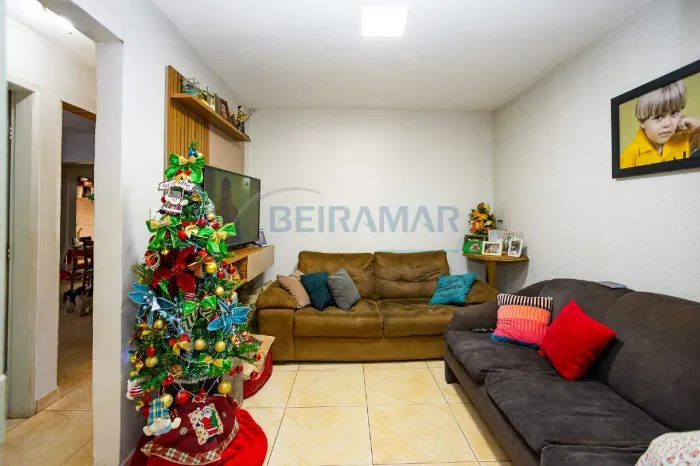 Casa 2 Quartos e 2 Lojas Comerciais à Venda na QNM 3 - Ceilândia Sul