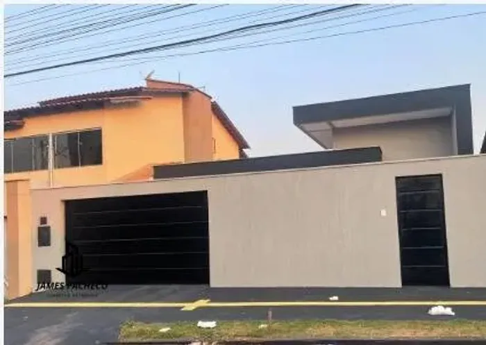 Casa à Venda no Jardim Ipê Humaitá: Conforto e Localização Privilegiada!