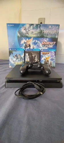 Ps4 slim 500 gigas em ótimo estado com caixa e jogos bundle