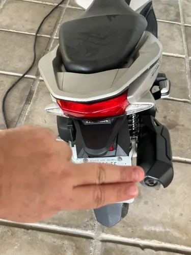 Moto PCX 150 cinza ano 2018