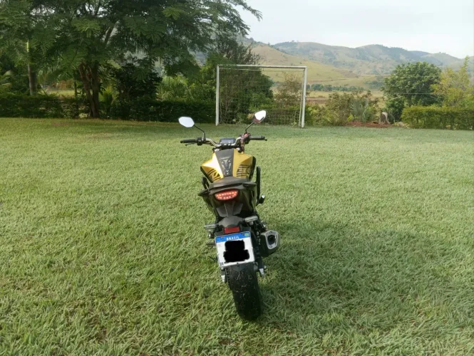 HONDA CB 300F Twister Flex 2023 com apenas 13mil km rodados