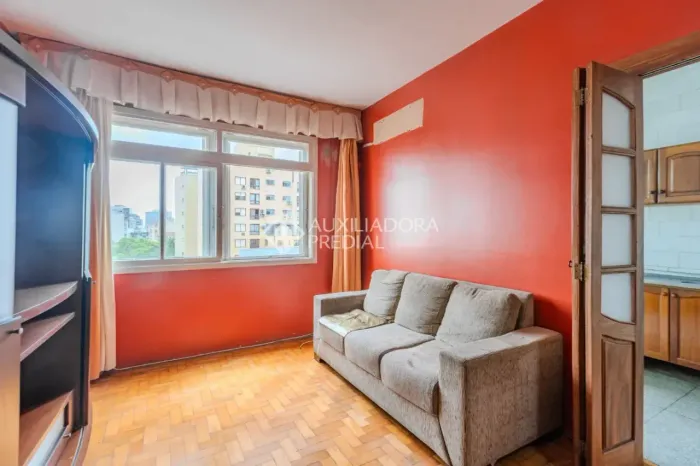 House flipping !Neste maravilhoso apartamento de 2 quartos com dependencia completa com vi