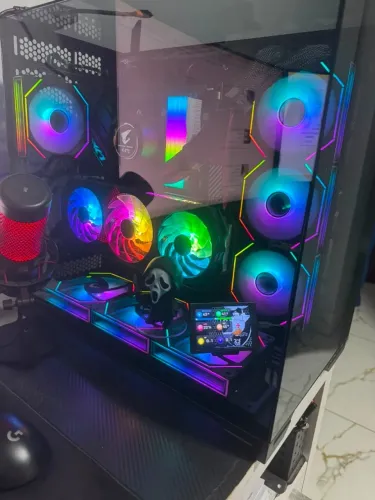 PC GAMER RYZEN 7 9800X3D ROG STRIX B650E-F GAMING WIFI RTX 4070 TI SUPER