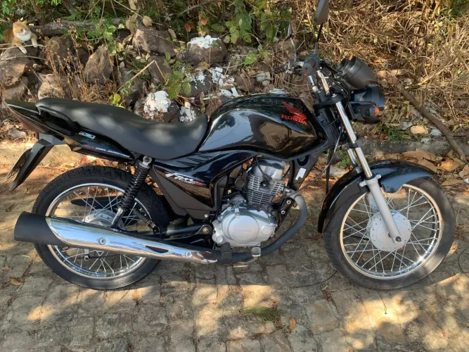 Vende-se Fan 150 2012 em dias