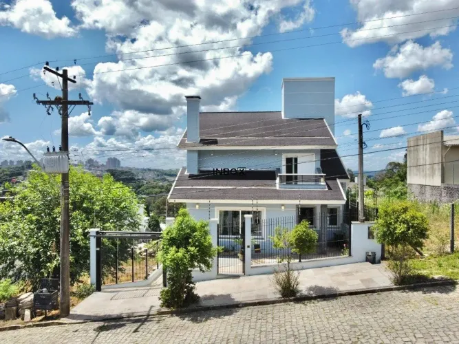 INBOX CIA IMOBILIÁRIA VENDE - Casa com 4 quartos NO SÃO jOÃO EM BENTO GONÇALVES.