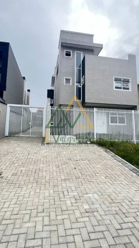 Sobrado à venda no bairro Xaxim em Curitiba/PR
