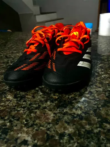 CHUTEIRA ORIGINAL ADIDAS 37