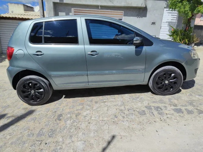 Volkswagen Fox 1.0 MI Total Flex 8V 5P 2012