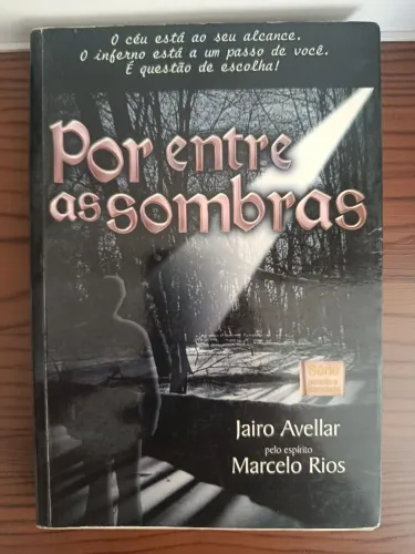 Livro Por entre as Sombras