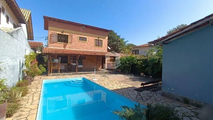 Casa 3 Quartos com Pscina em Itaipú